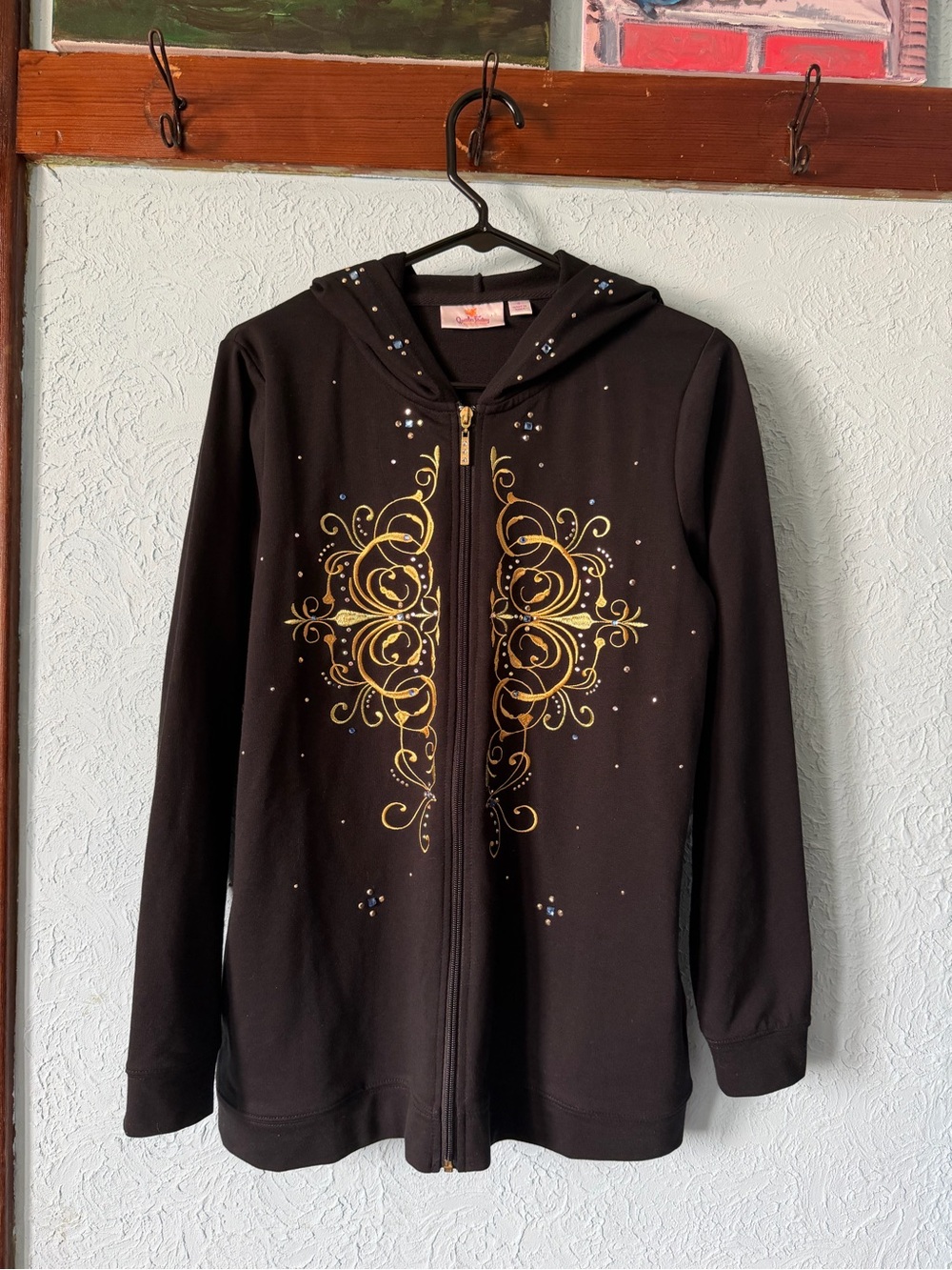 Women’s Y2K Black Zip-Up Hoodie with Gold Scroll Design